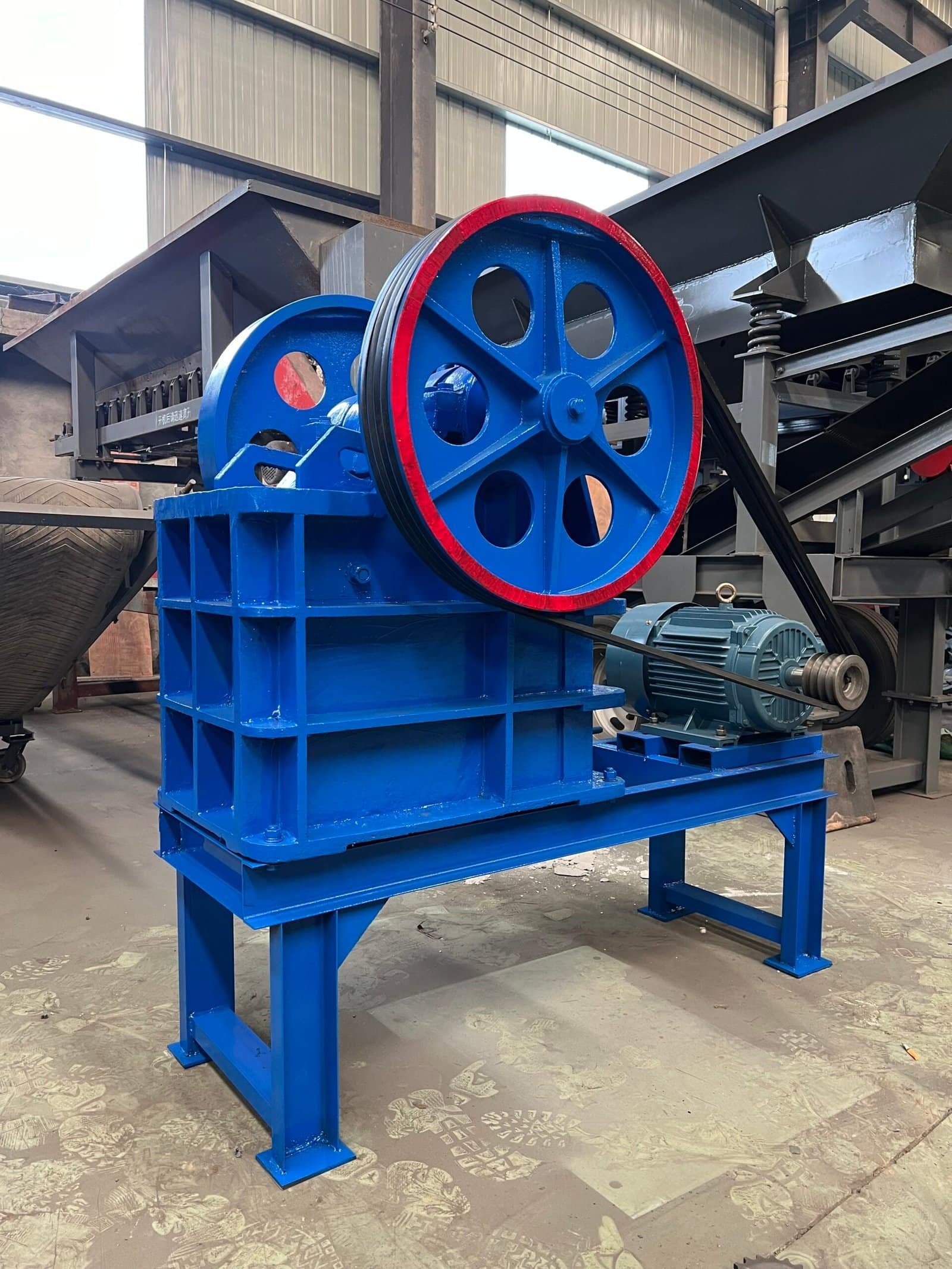 Small Mobile Jaw Crusher for Rock Crushing Low Cost Portable - Image 4