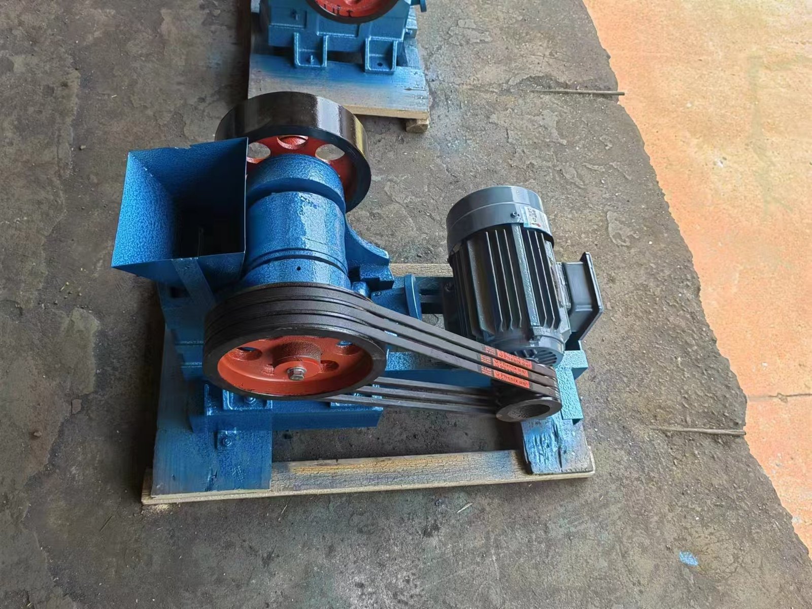 Small Mobile Jaw Crusher for Rock Crushing Low Cost Portable - Image 6